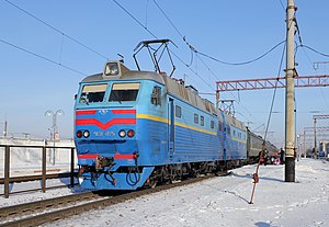 Москва—Кишинёв пассажир поездни тартыб баргъан ЧС8-075 электровоз. Винница (Украина), 5-чи январь 2011 джыл.