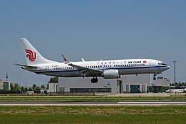 国航的波音737 MAX 8客机降落于北京首都国际机场