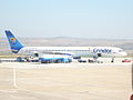 Boeing 757-300 společnosti Condor na letišti v Burgasu.