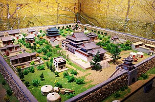 Trdnjava templja Maidari Džuu (美岱召; měidài zhào), ki jo je zgradil Altan Kan leta 1575 blizu Baotouja