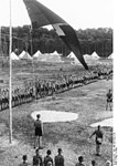 HJ-ungdommer på teltleir på 1930-tallet. Hitlerjugend arrangerte populære turer og leire, samlinger og aktiviteter med ideologisk indoktrinering og våpentrening. Foto: Deutsches Bundesarchiv