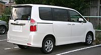 Toyota Noah generasi kedua