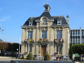 The town hall in Brunoy