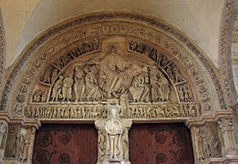 Tympan central du narthex de la basilique Sainte-Marie-Madeleine de Vézelay, de style roman, et sculpté vers 1125-1130.