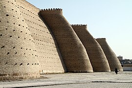 El muro perimetral de la ciudadela de Arq..