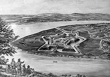 Black and white drawing showing a fort on a point of land surrounded on three sides by a river. The fort is shaped like a pentagon, with additional diamond-shaped areas connected to each corner. A trench surrounds the entire structure, with another wall beyond the trench and a bridge connecting the fort to the mainland. In the foreground, a small group of people are looking across the river towards the fort.