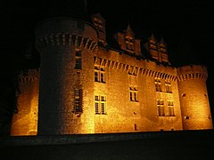 Le château, de nuit.