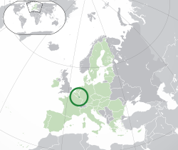 - สถานที่ตั้งของประเทศลักเซมเบิร์ก (สีเขียวเข้ม) - ในทวีปยุโรป (สีเขียวและสีเทาเข้ม) - ประเทศในกลุ่มสหภาพยุโรป (สีเขียว)