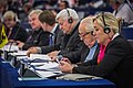 Marine Le Pen, Jean-Marie Le Pen et Bruno Gollnisch au Parlement européen (2013).