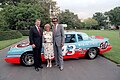 Richard Petty (à droite) et sa femme Linda lors d'une visite au Président des États-Unis Ronald Reagan à la Maison-Blanche en 1985.