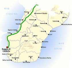 Map of the province of Reggio Calabria, with Gioia Tauro located to the north at the A2 motorway (A2 depicted in green).
