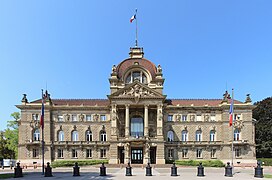 El Palacio del Rin (1883-1888)de Estrasburgo, antiguo Kaiserpalst, de factura neorrenacentista prusiano (con influencias barrocas)