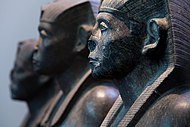 Phòng 4 - Ba bức tượng đá granit đen của pharaoh Senusret III, c. 1850 trước công nguyên
