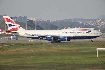 747 in "Utopia" and Chatham Dockyard Union Flag tail art (photo from 2015, livery used 2001–present)
