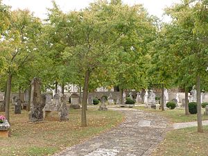 Ancian cementeri au borg daus Ajòts.