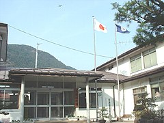 五箇村役場（2003年3月）