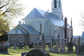Saint-François-Xavier-de-Batiscan church, cemetery