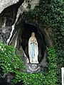Neitsi Maarja kuju Massabielle'i koopas