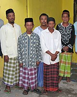 Μουσουλμάνοι της Ιάβας στην Ινδονησία φορούν σαρόνγκ.