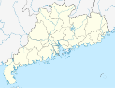 Mapa konturowa Guangdongu, blisko prawej krawiędzi znajduje się punkt z opisem „Shantou”