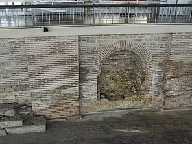 Ancien forum romain à mosaïque : le Musée d'histoire et d'archéologie se trouve au-dessus.