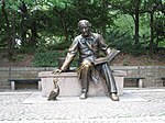 Estátua no Central Park, Nova York comemorando Andersen e O Patinho Feio.
