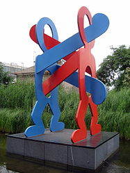 Boxeurs, 1987. Acier laqué, 493 x 331 x 280 cm, Berlin.