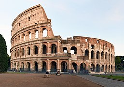 Colosseum, dîtina ji derketina metroyê.