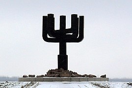 Mémorial de la Shoah en forme de Menorah à Drobytsky Yar.