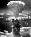 Atombomban poukahtuz Nagasakin päl