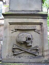 Memento mori na náhrobku v Edinburku, 18. století