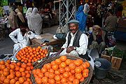 Um mercado em Peshawar, Paquistão