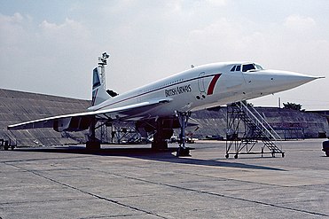 Concorde in "Landor" livery, red Speedwing arrow
