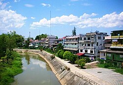 Ngao River flowing by Ngao town