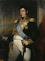 Pintura de un hombre grande de la cabeza a las rodillas, sosteniendo una espada. Viste un uniforme militar azul oscuro con muchos encajes dorados en el pecho y los puños, charreteras doradas y calzones blancos.