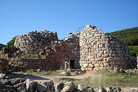 Complexe nuragique de Palmavera dans la province de Sassari en Sardaigne datant du IIe millénaire av. J.-C.