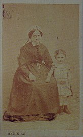 Marcel e sua enfermeira, por volta de 1875.