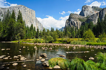 Yosemitské údolí ležící v kalifornské Sieře Nevadě se řadí mezi trogy