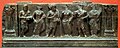Grško-budistična umetnost, friz iz Gandare z darovalci, helenistični slog znotraj korintskih stebrov, 1.–2. st. Buner, Svat, Pakistan. Viktorijin in Albertov muzej.