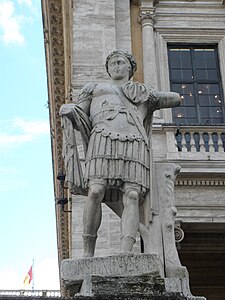 Estátua de Constantino na Cordonata Capitolina.