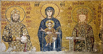 مريم العذراء محاطة بيوحنا الثاني كومنين وإيرين المجرية (آيا صوفيا، القرن الثاني عشر).