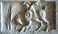 Bassorilievo marmoreo rinvenuto nel 1553 nei pressi della Colonna di Foca, rappresentante il cavaliere Marco Curzio mentre si getta nella voragine.