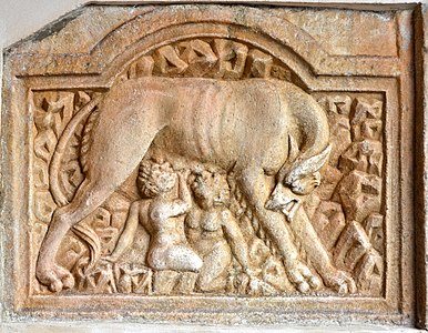 Relief romain de la cathédrale de Maria Saal montrant Romulus et Remus avec la louve
