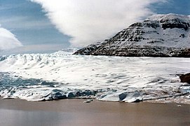 Le glacier Cook, îles Kerguelen.