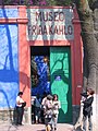 Picha kutoka nje Nyumba ya Frida Kahlo- (Nyumba ya buluu). (Coyoacán, Mexico City)