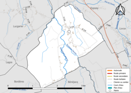 Carte en couleur présentant le réseau hydrographique de la commune