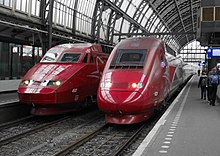 רכבות מהירות בשירות קווי טאליס, בתחנת הרכבת המרכזית של אמסטרדם. הרכבות הללו מספקות שירות לתחנת הרכבת פריז צפון ובחזרה.