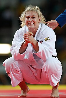 Kayla Harrison olympiavoittajana vuonna 2016.