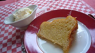Κέικ με ρούμι, ένας τύπος κέικ που περιέχει ρούμι