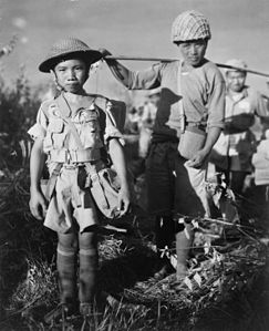 10 yaşında Çinli bir çocuk asker (1944) (Üreten:ABD Ordusu)